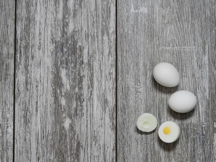 Сколько можно хранить вареные яйца: правила хранения и полезные советы