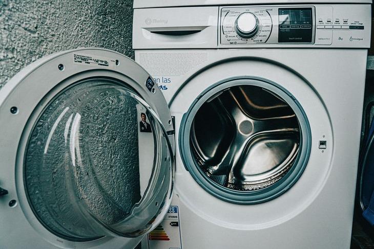 Можно ли стирать кожаную куртку в стиральной машине: советы и нюансы